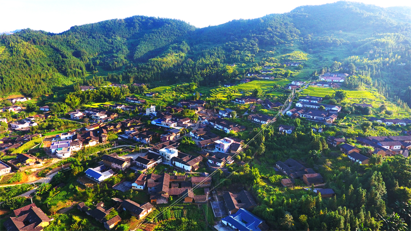 平遠(yuǎn)客天下梅畬村美景.jpg